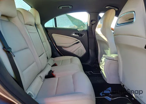 2015 Mercedes-Benz Cla 250 z USA, uszkodzony, nr VIN WDDSJ4EB5FN226074